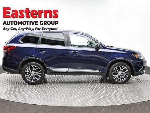 Used 2018 Mitsubishi Outlander AWD image 4