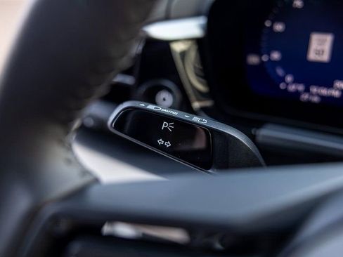 New 2025 Porsche Macan Electric image 39