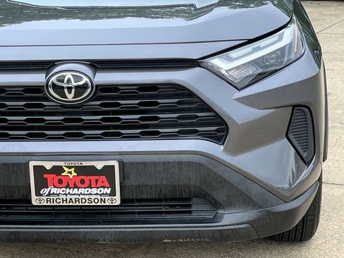 Used 2022 Toyota RAV4 XLE FWD image 8