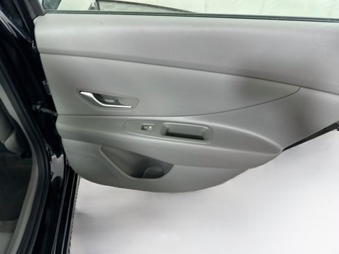 Used 2025 Hyundai Elantra SEL FWD image 30
