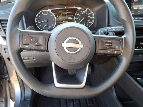 Used 2024 Nissan Rogue SV image 18