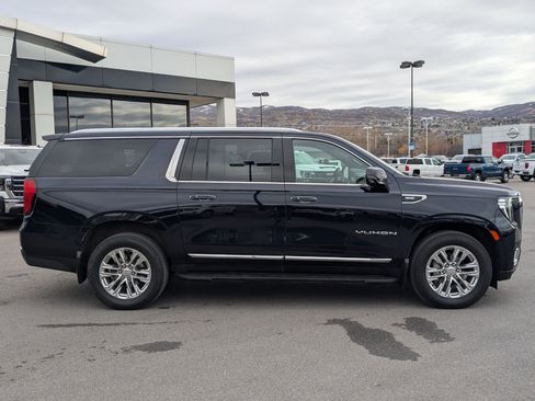 Certified 2022 GMC Yukon XL SLT w/ SLT Premium Package image 7
