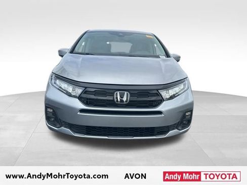 Used 2025 Honda Odyssey Touring image 3
