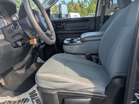 Used 2017 RAM 2500 Tradesman w/ Chrome Appearance Group AWD/4WD image 14