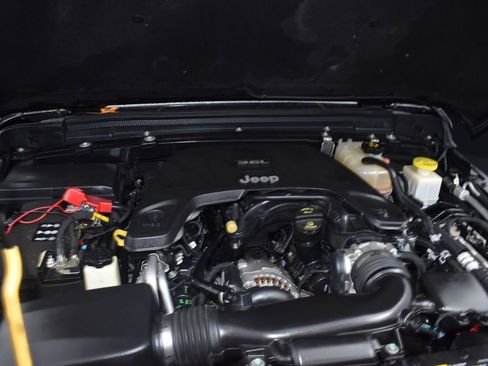 Used 2021 Jeep Gladiator Overland image 13