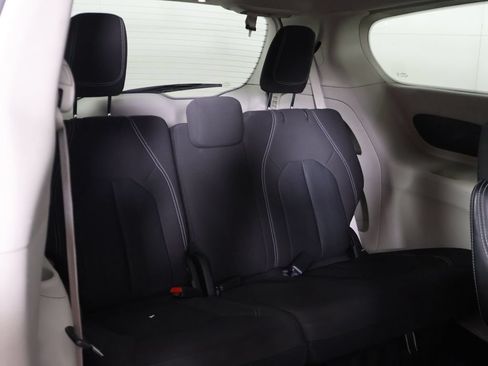 Used 2023 Chrysler Voyager LX FWD image 27