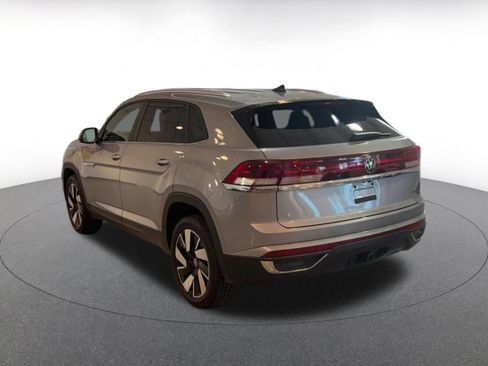Used 2025 Volkswagen Atlas Cross Sport SE image 12