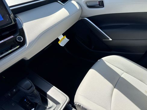 Used 2026 Toyota Corolla Cross LE w/ Moonroof Package image 22