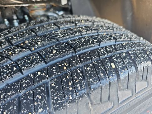 New 2026 Nissan Frontier SV image 12