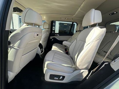 Certified 2022 BMW X7 xDrive40i w/ Executive Package image 21