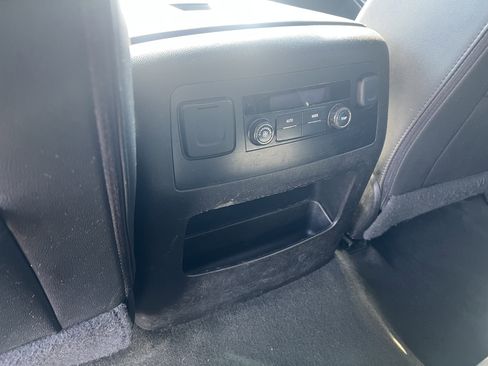 Used 2017 Chevrolet Suburban LT image 15