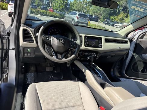 Used 2019 Honda HR-V LX image 35
