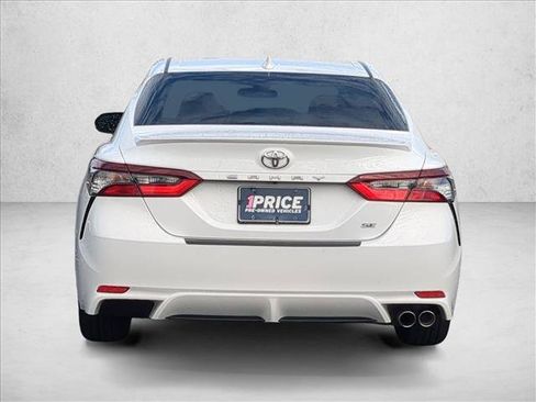 Used 2022 Toyota Camry SE w/ Carpet Mat Package (TMS) FWD image 7