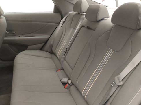 Used 2025 Hyundai Elantra SEL FWD image 18