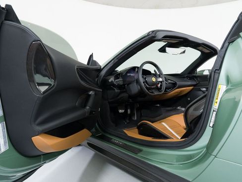 Used 2025 Ferrari SF90 Spider image 30