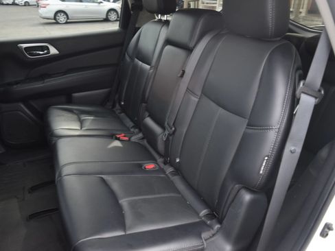 Used 2018 Nissan Pathfinder SL w/ SL Premium Package AWD/4WD image 7