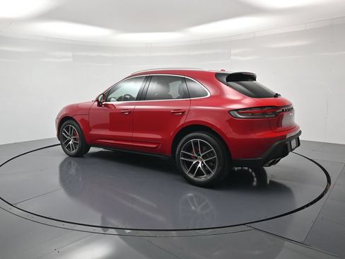 Certified 2023 Porsche Macan S AWD/4WD image 3