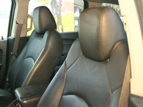 Used 2010 Chevrolet Traverse LT w/ Personal Connectivity Package image 17