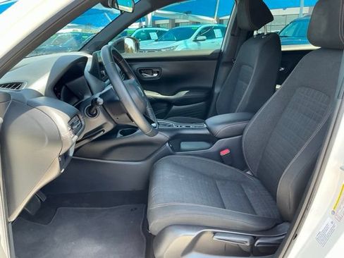 Used 2023 Honda HR-V Sport image 9
