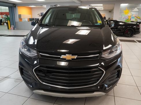 Used 2020 Chevrolet Trax LT w/ LT Convenience Package FWD image 14