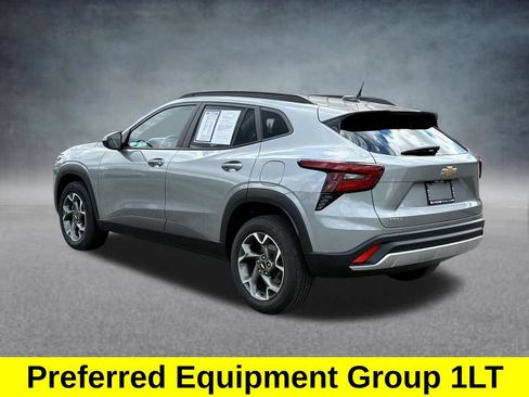 Used 2024 Chevrolet Trax LT FWD image 3