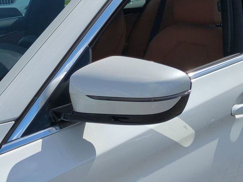 Certified 2023 BMW 530e xDrive w/ Premium Package image 12