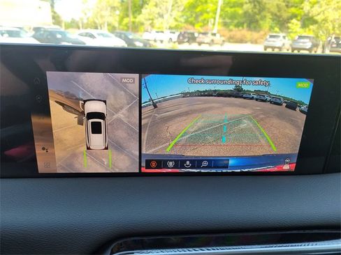 New 2025 Nissan Armada SL w/ Captain's Chari Seat Package image 4