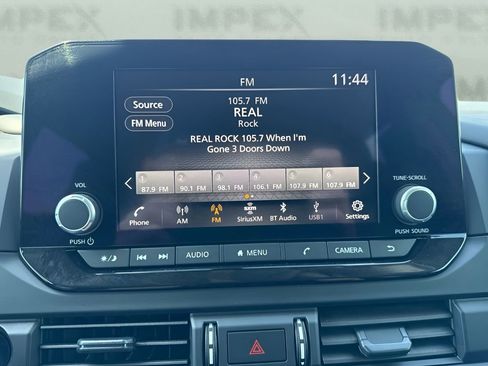 Used 2025 Nissan Pathfinder S FWD image 16