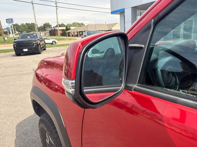 Used 2018 Toyota Tacoma TRD Off-Road AWD/4WD image 33