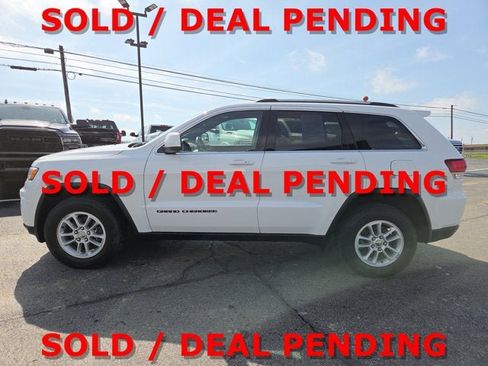 Used 2020 Jeep Grand Cherokee Laredo AWD/4WD image 3