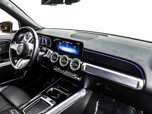 Used 2024 Mercedes-Benz GLB 250 image 16