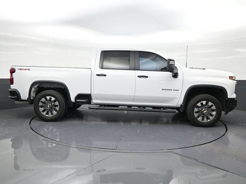 Used 2025 Chevrolet Silverado 2500 Custom w/ Custom Value Package AWD/4WD image 6