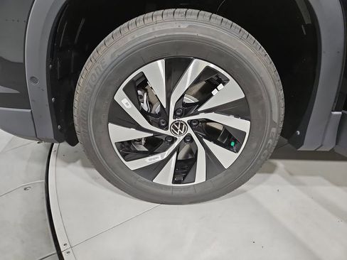 New 2026 Volkswagen Tiguan S AWD/4WD image 25