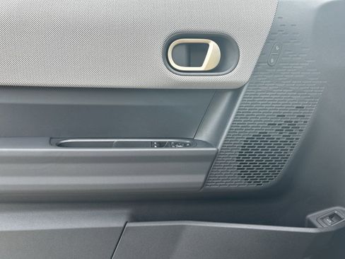 Used 2025 MINI Cooper 2-Door Hardtop image 23