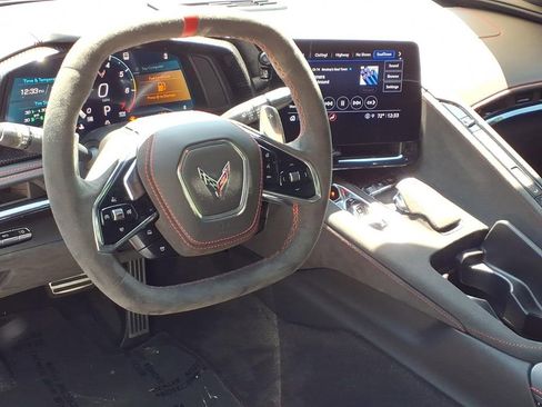 Used 2023 Chevrolet Corvette Stingray Premium Conv w/ Z51 Performance Package RWD image 3