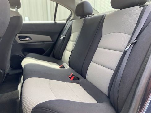 Used 2015 Chevrolet Cruze LS FWD image 18