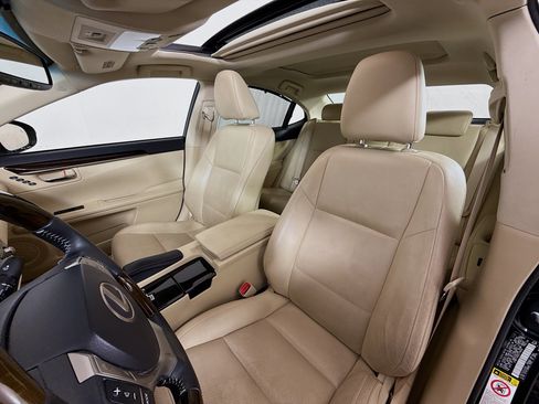 Used 2014 Lexus ES 350 w/ Ultra Luxury Package image 11