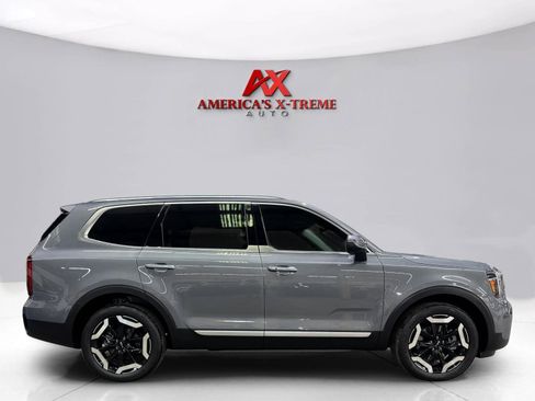 Used 2025 Kia Telluride S FWD image 7