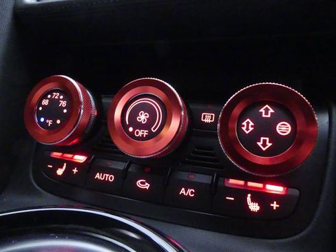 Used 2014 Audi R8 V8 w/ Convenience Package image 16