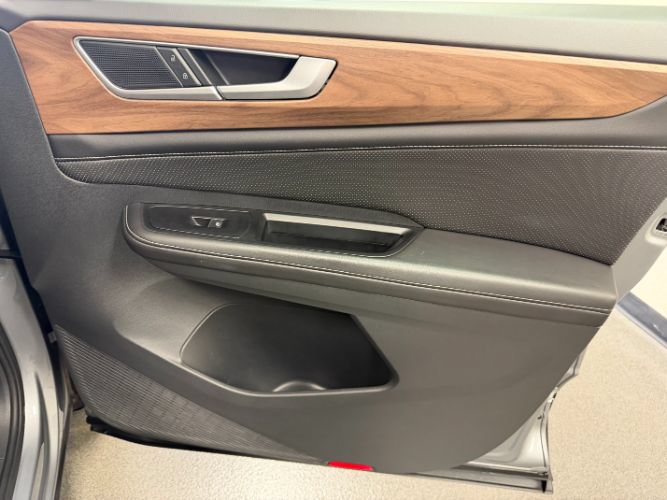 Used 2025 Volkswagen Atlas SE FWD image 31
