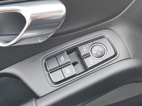 Used 2018 Porsche 718 Boxster image 25