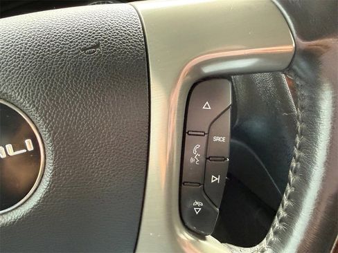 Used 2011 GMC Yukon Denali image 28