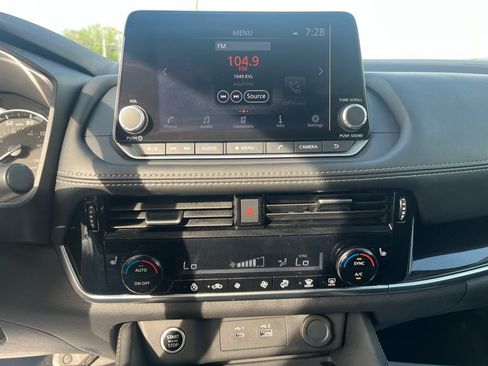 Used 2023 Nissan Rogue SL image 12