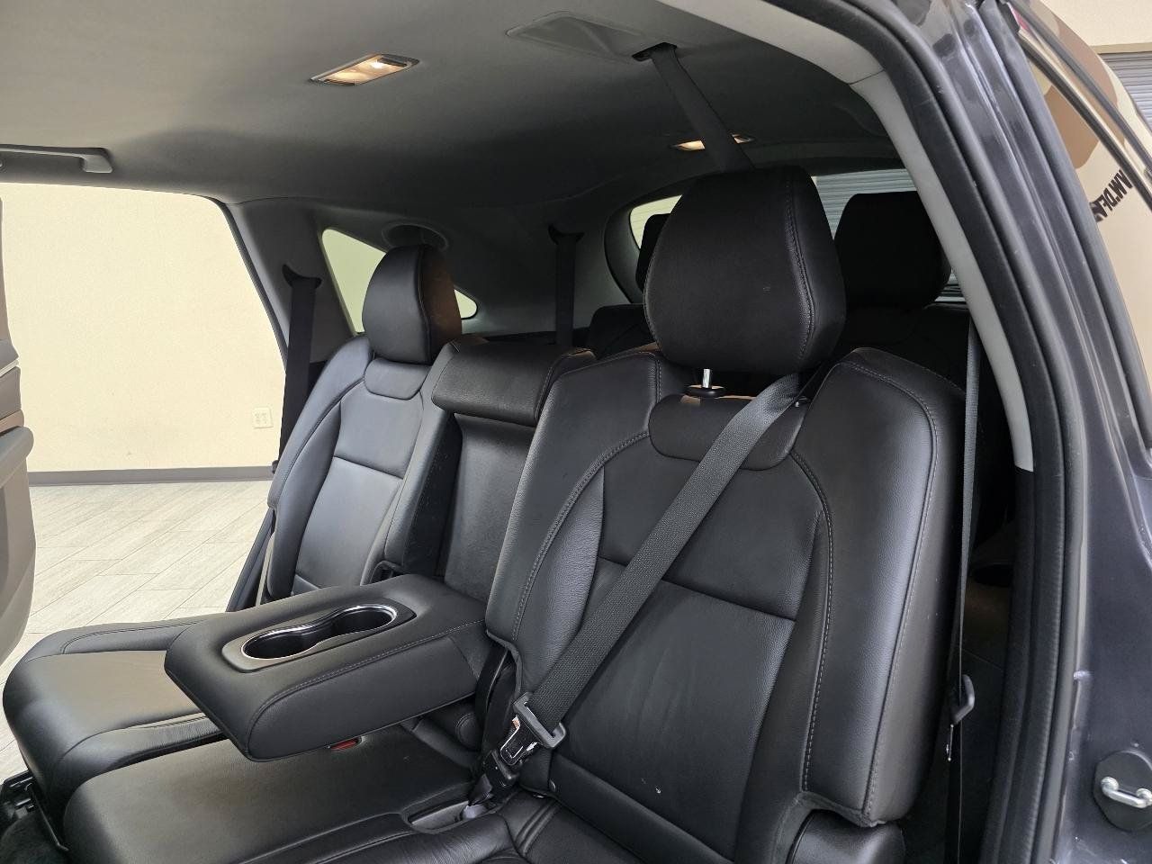 Used 2017 Acura MDX w/ Technology Package AWD/4WD image 28