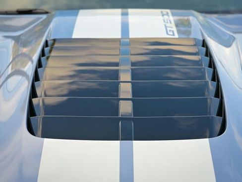 Used 2022 Ford Mustang Shelby GT500 w/ Carbon Fiber Track Pack image 4
