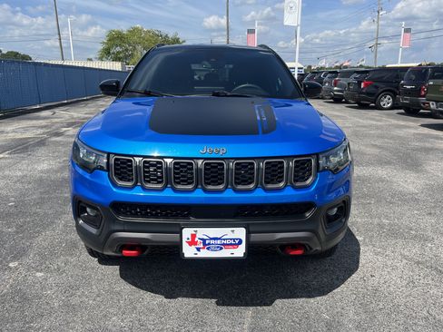 Used 2025 Jeep Compass Trailhawk AWD/4WD image 8