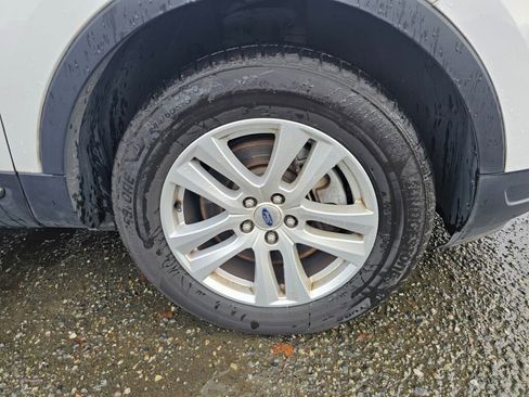 Used 2018 Ford Explorer XLT w/ Equipment Group 202A image 9