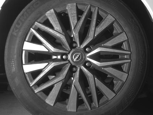 Used 2025 Nissan Altima 2.5 SV FWD image 15