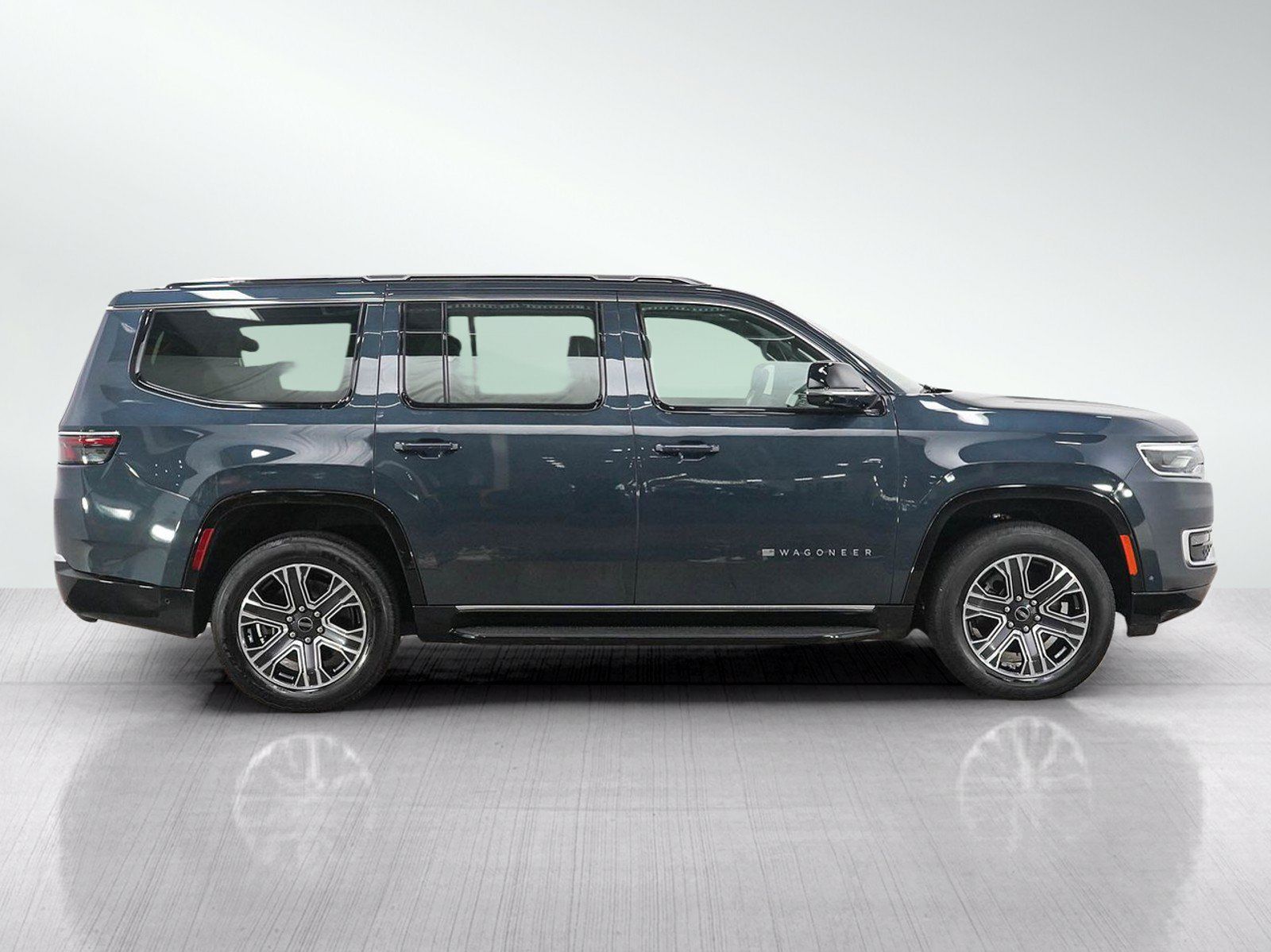 Used 2025 Jeep Wagoneer 4WD w/ Convenience Group I image 6