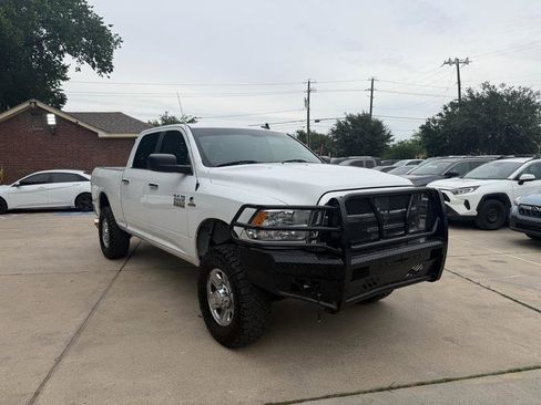 Used 2018 RAM 2500 SLT AWD/4WD image 3